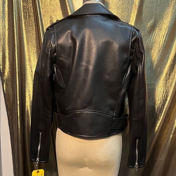 Blank NYC Black Vegan Leather Biker Jacket 🖤🧥✨ - Picture 3 of 4